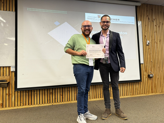 Cristóbal Vásquez (left) is Project Coordinator of NENRE EfD-Chile and SETI and was awarded with the Andrew "Andy" Isserman Recognition for the Master's category